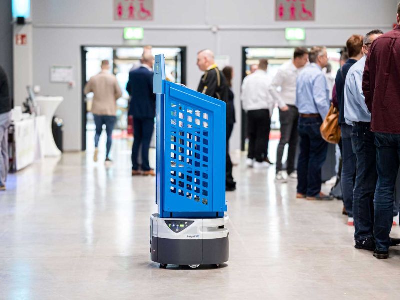 Laubner Hausmesse Autonomer mobiler Roboter im Einsatz