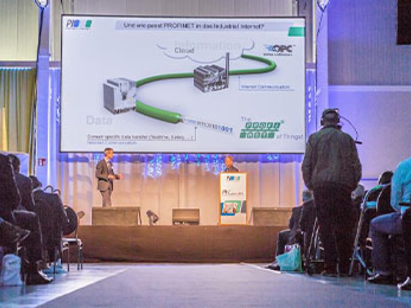 Messehalle Hangar 10 Bühne Technik Museum Speyer