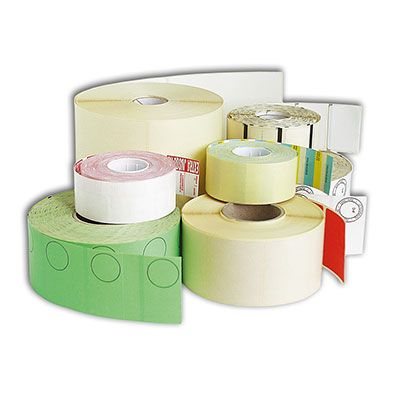 Ettikettenrollen aufeinander gestapelt in verschiedenen Größen